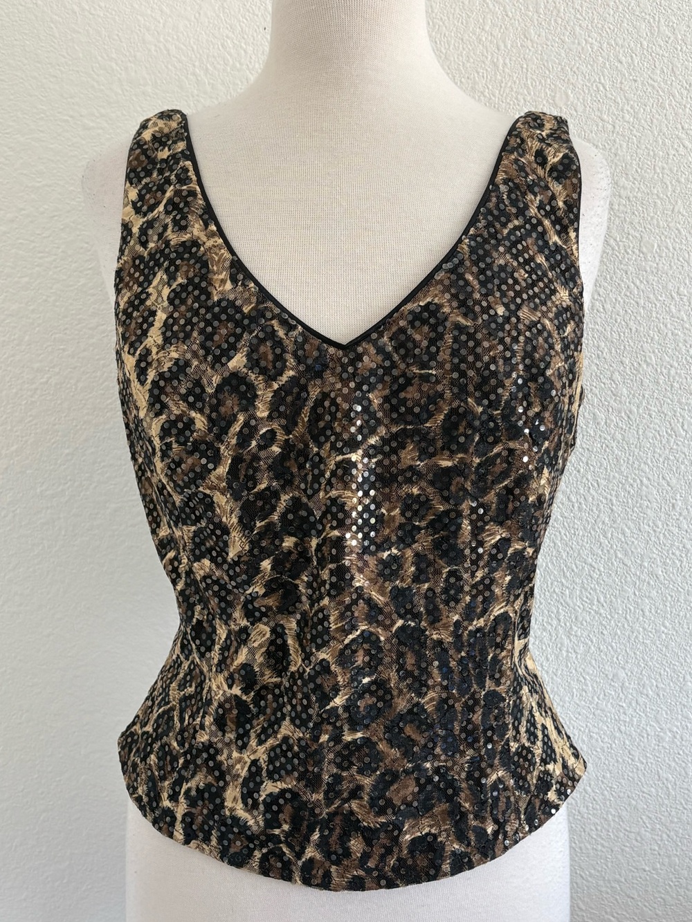 Caché Sequins Y2K Sleeveless Crop Top Sz Large Leopard Animal Print 2000s